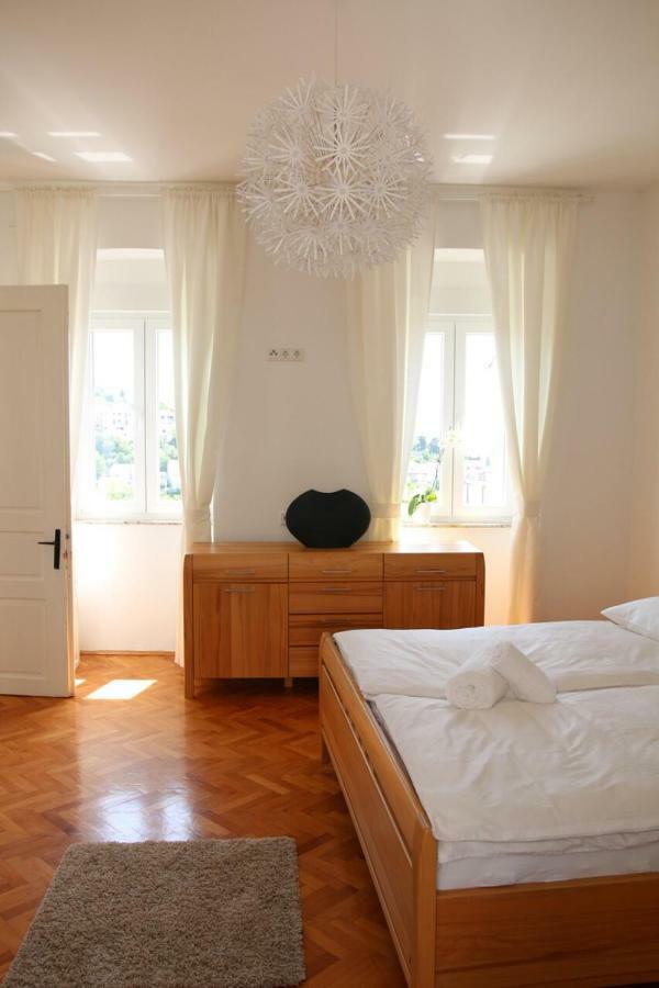Central House Nona Crikvenica Eksteriør billede