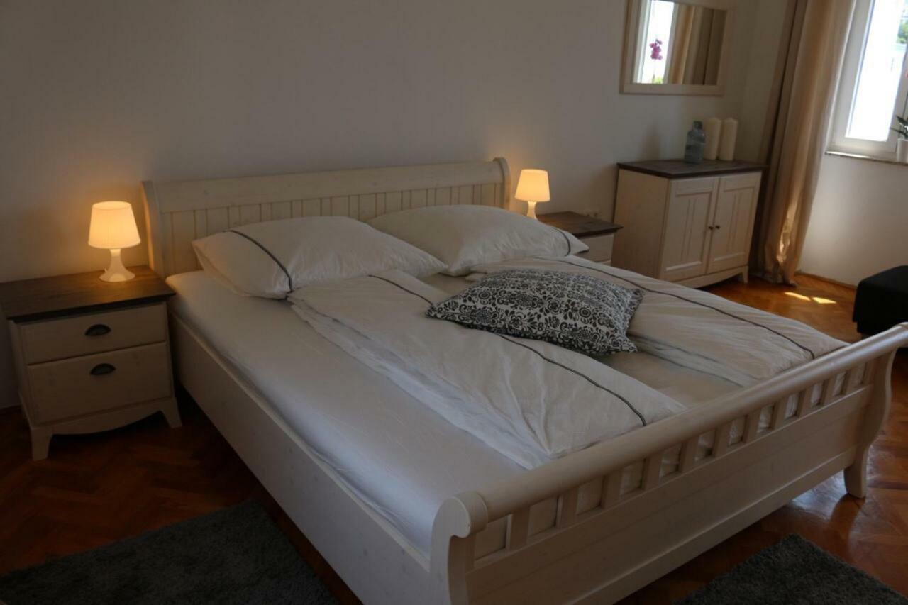 Central House Nona Crikvenica Eksteriør billede