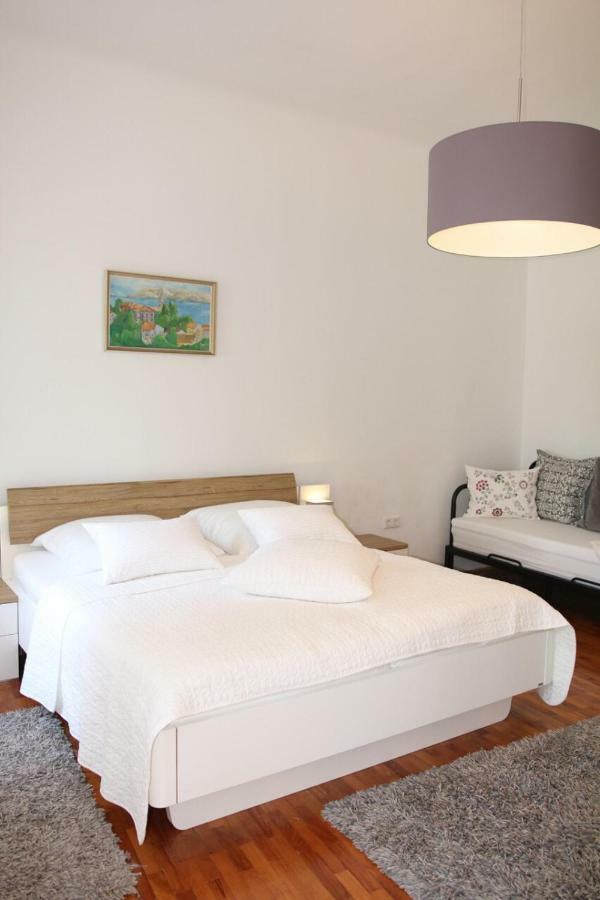 Central House Nona Crikvenica Eksteriør billede