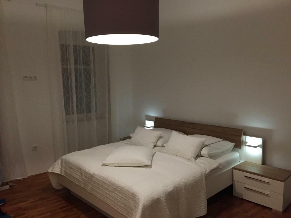 Central House Nona Crikvenica Eksteriør billede