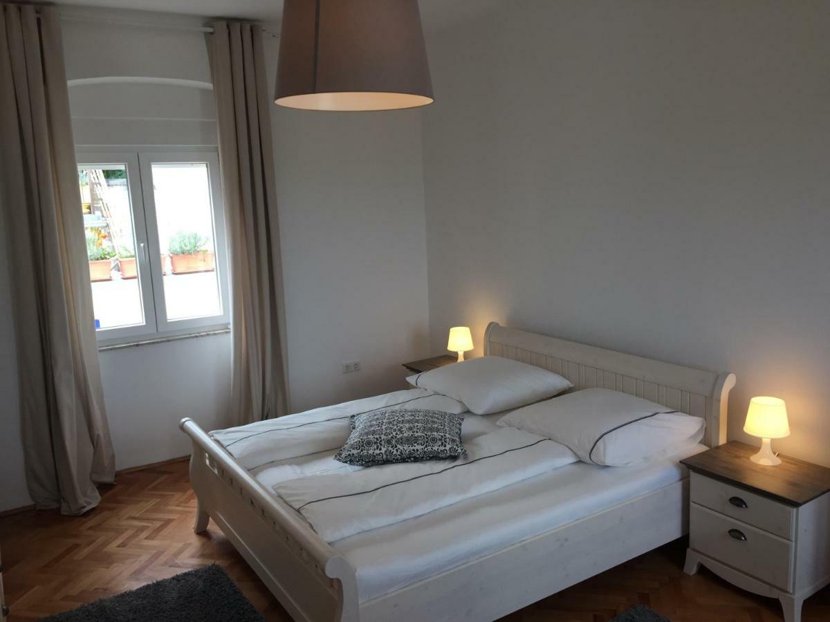 Central House Nona Crikvenica Eksteriør billede